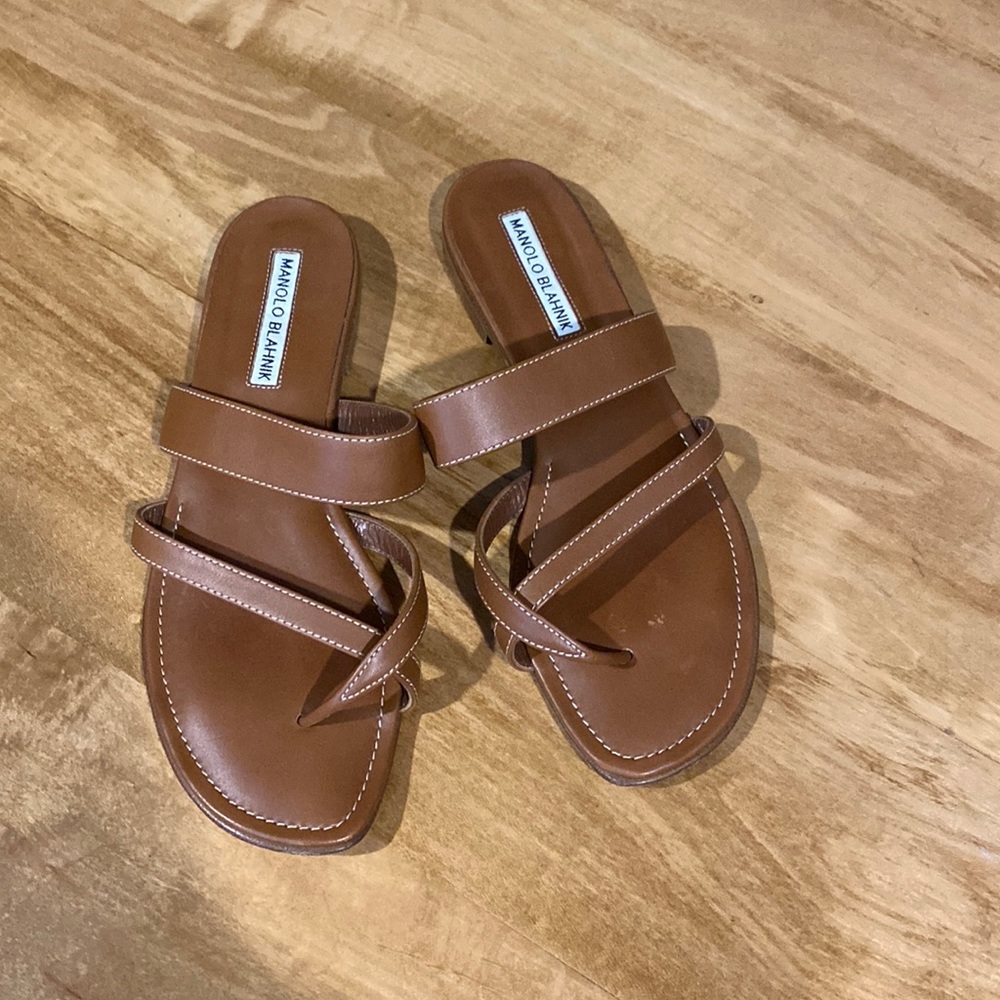 Manolo Blahnik Susa Flat leather Sandal size 8.5